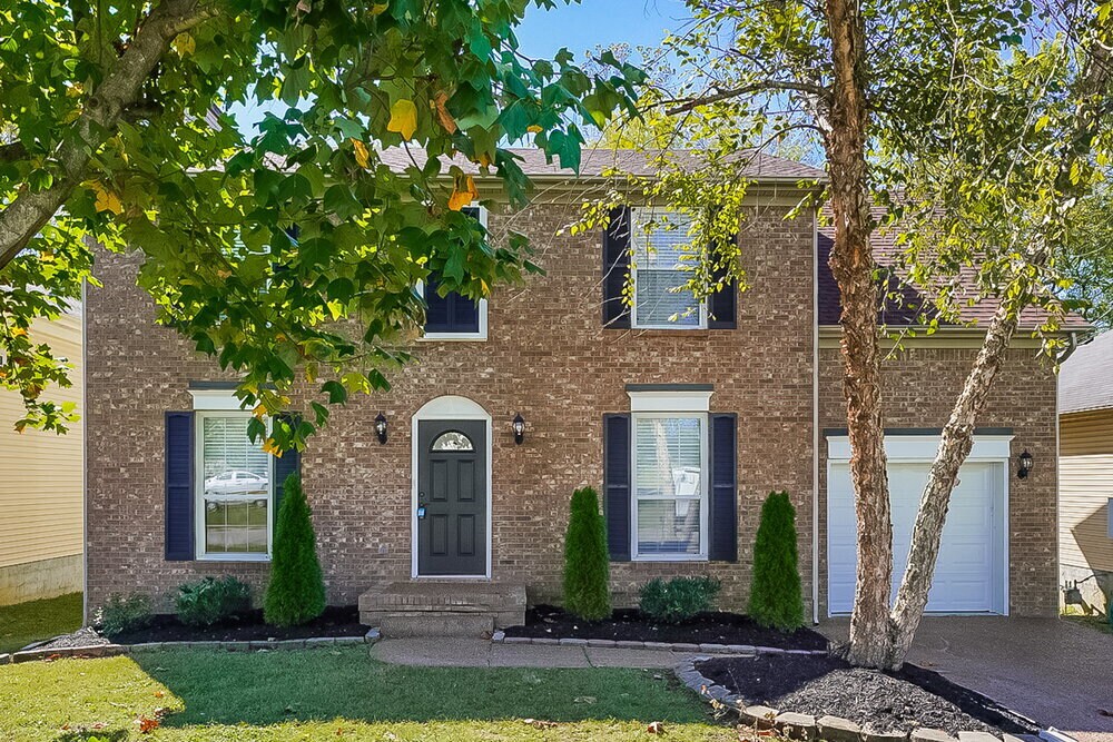 Foto principal - 161 S Birchwood Dr