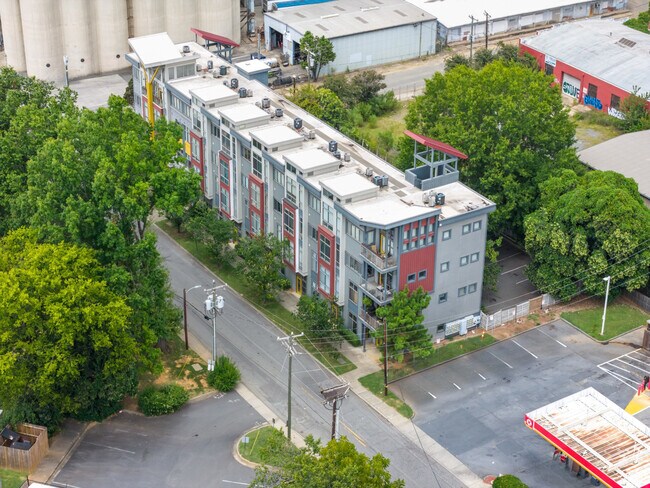 Foto del edificio - 514 W 10th St