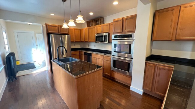 Foto del edificio - Lovely 3 Bedroom New Englander in Wonderfu...