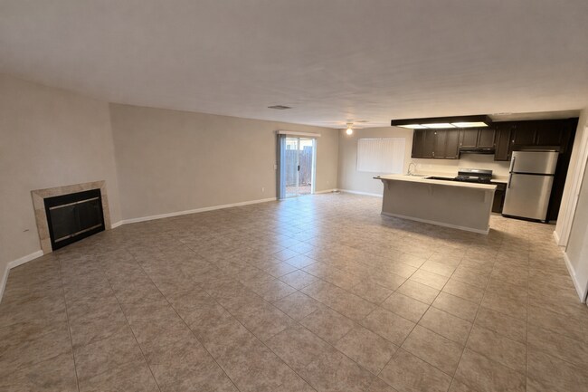 Foto del edificio - 3 Bedroom 2.5 Bathroom House in Imperial Beach