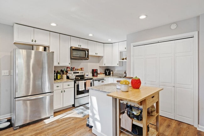 Building Photo - Single family ranch in Durham- Available Now