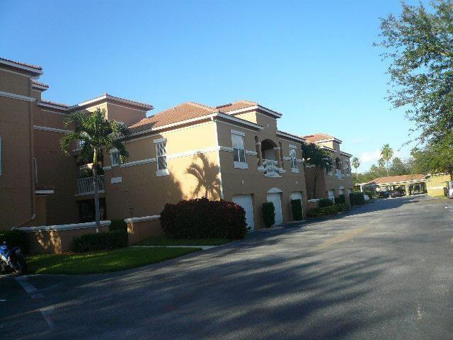 Primary Photo - 5020 Fairways Cir