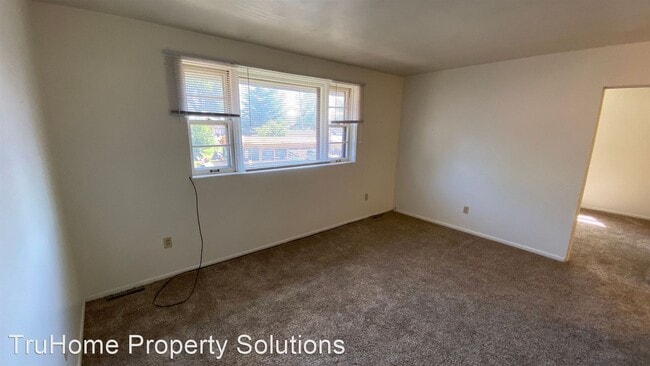 Building Photo - 910 S 12th St