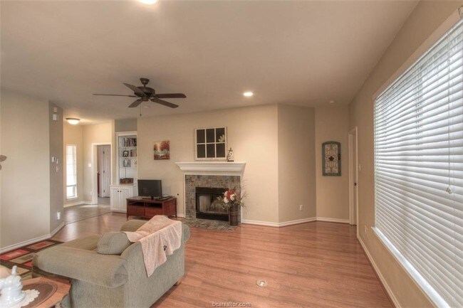 Building Photo - 3206 Neuburg Ct
