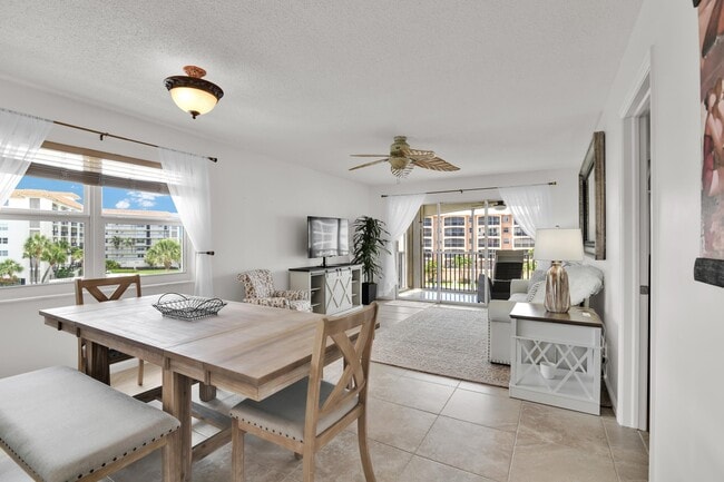 Building Photo - 2871 N Ocean Blvd