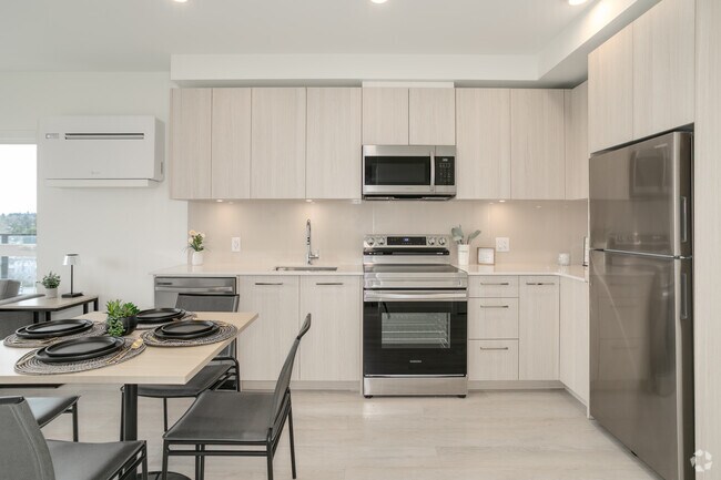 Interior Photo - University Heights