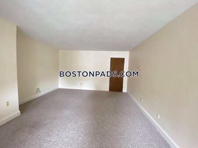 Building Photo - 4 Brattle Dr