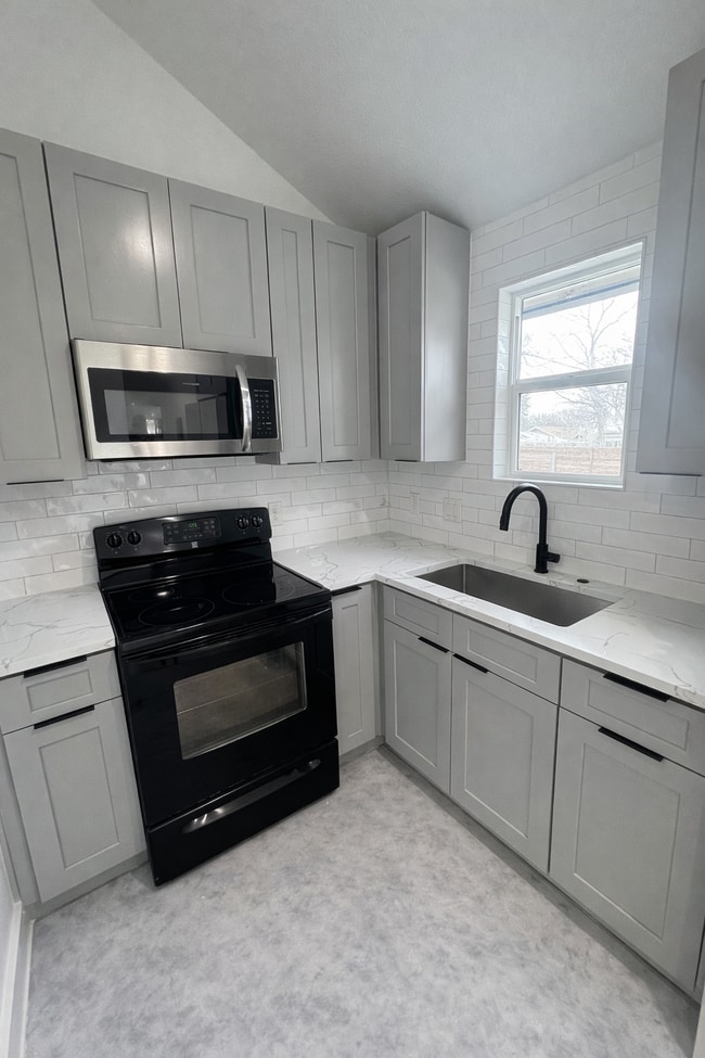 Kitchen Close Up - 1409 Westmoor Dr