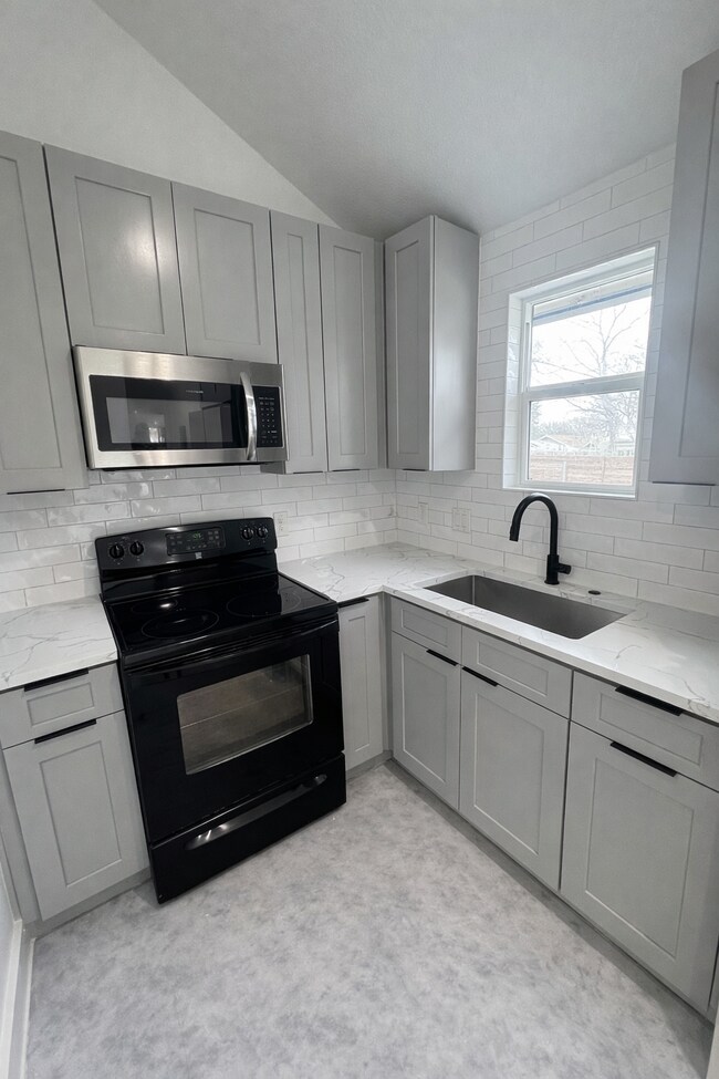 Primer plano de la cocina - 1409 Westmoor Dr