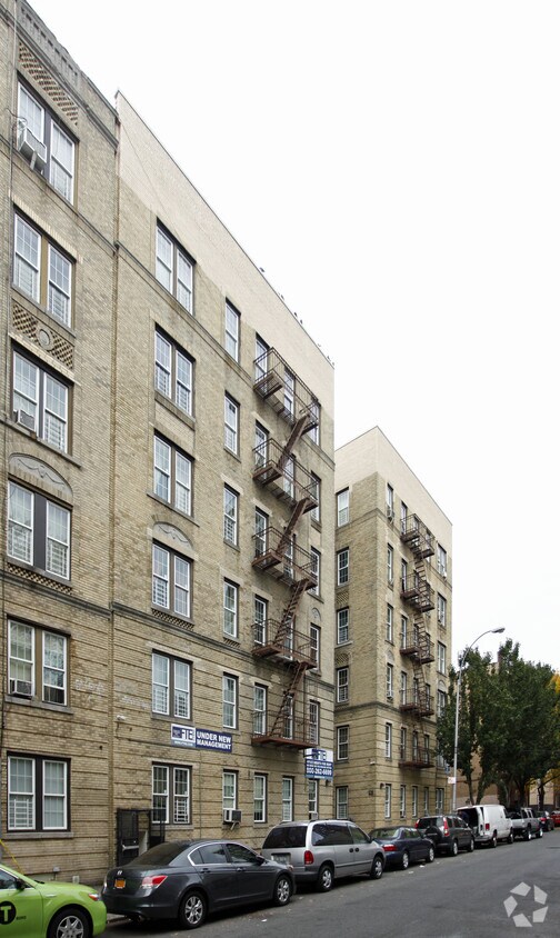 Foto principal - 2515 Olinville Ave