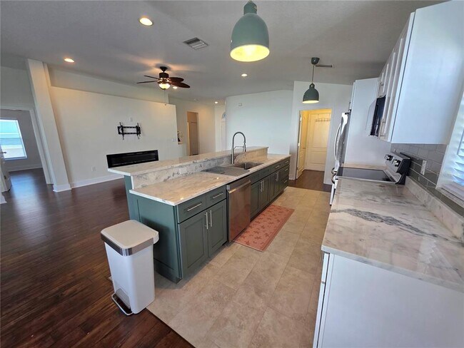 Foto del edificio - 730 Straw Lake Dr
