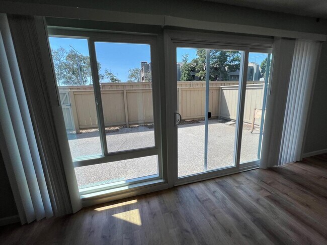 Building Photo - 767 Gemini Ln