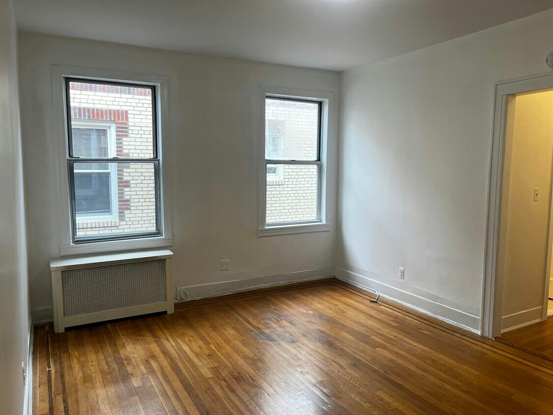 Foto principal - 43-36 42st, Unit 3F