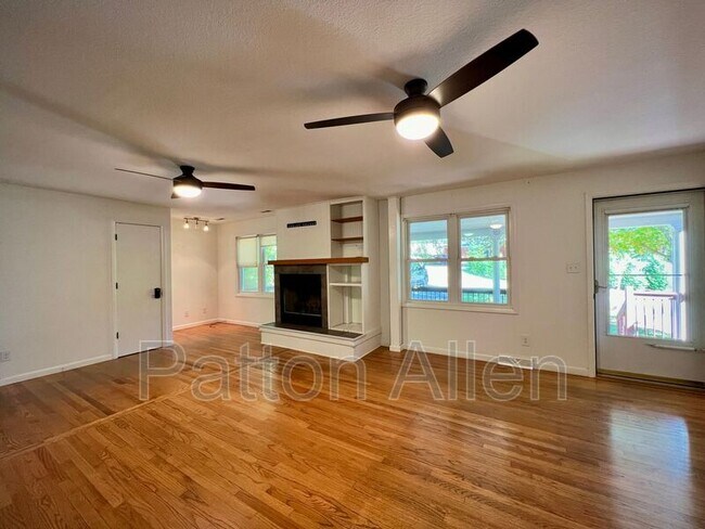 Building Photo - 126 Locust Ct