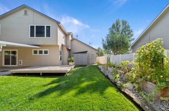 Foto del edificio - 5073 N Dove Ridge Pl