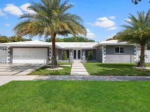 Building Photo - 6951 Miami Lakeway S