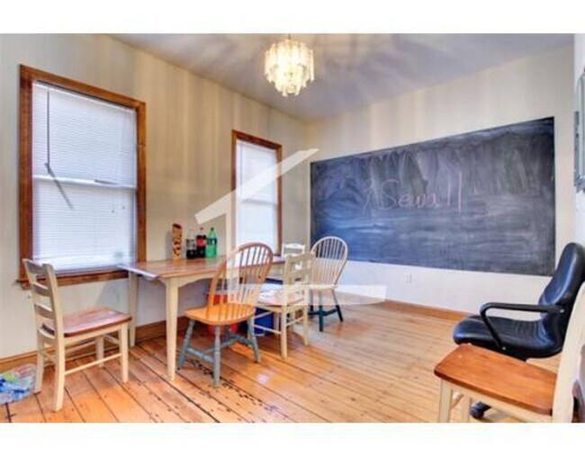 Building Photo - 9A Sewall St