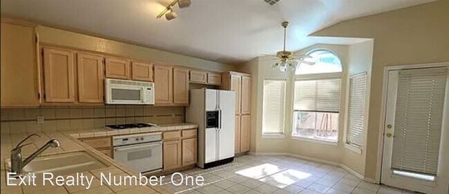 Foto del edificio - 3 br, 2 bath House - 698 Marina drive