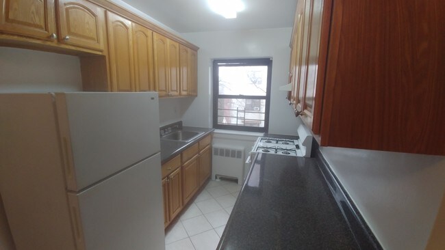 Building Photo - 463 Pelham Rd