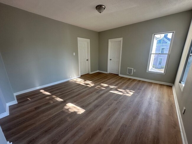 Foto del edificio - Cute Upper Level Duplex Apartment Centrall...