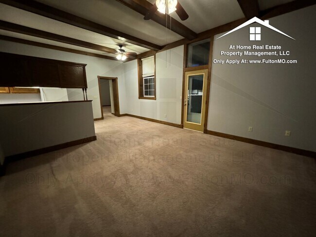 Foto del edificio - 103 E 10th St