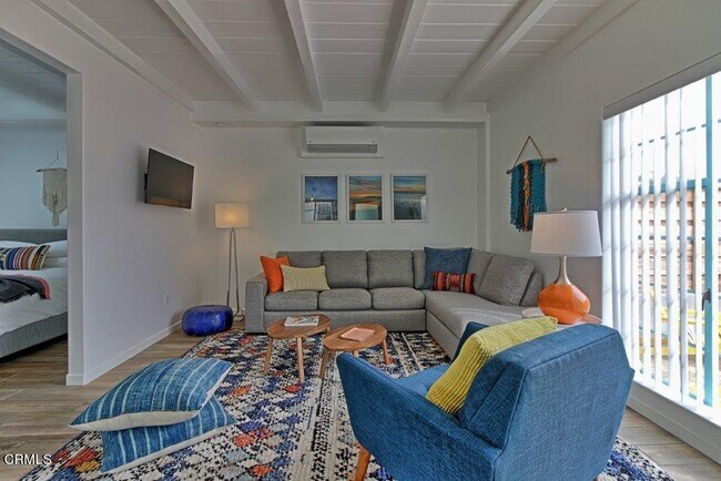 Foto del edificio - 1074 S Seaward Ave