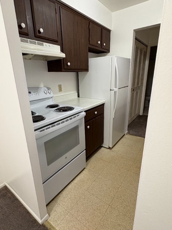 Building Photo - 695 Capital Ave NE