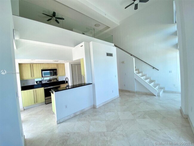 Building Photo - 7600 Collins Ave
