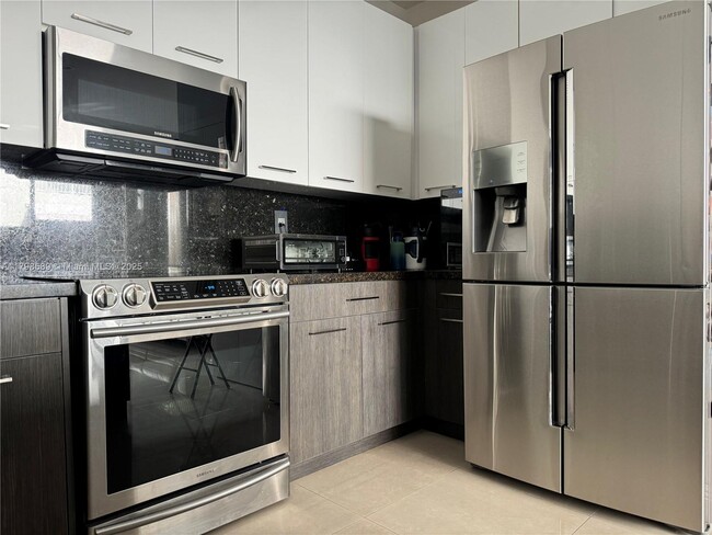 Foto del edificio - 8162 NW 114th Pl