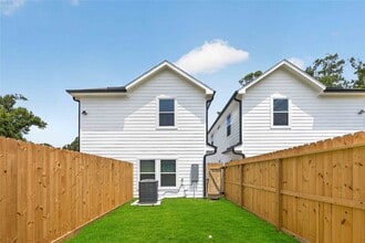 Building Photo - 8208 Sterlingshire St