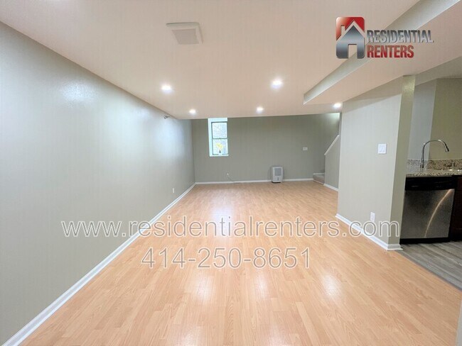 Foto del edificio - 270 E Highland Ave