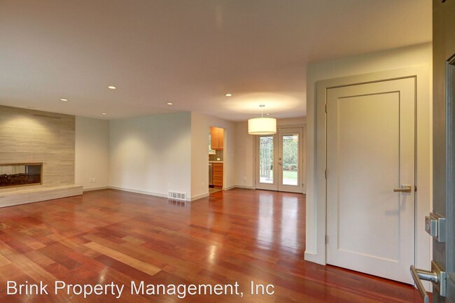 Building Photo - 3 br, 2 bath House - 3001 Hunts Point Road