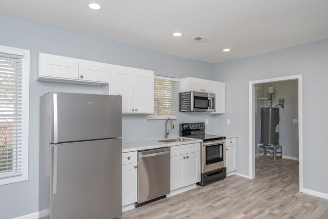 Building Photo - 206 Boundary Dr