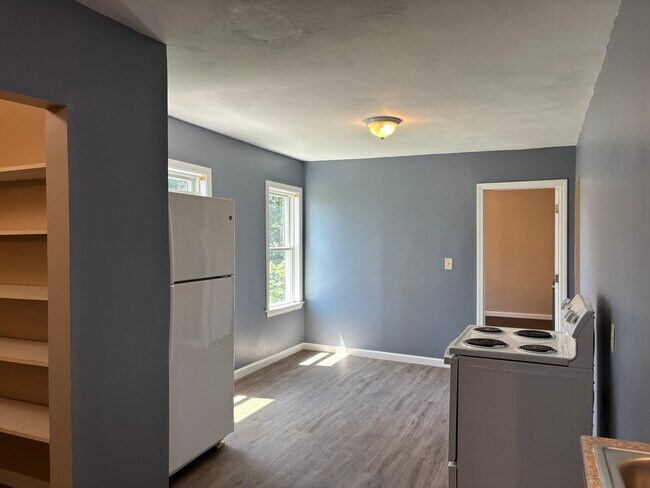 kitchen-eat in area - 2 Parkin Ave