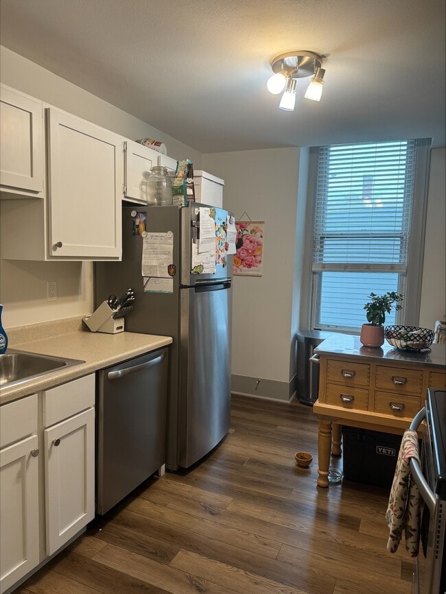 2E-Kitchen - The Shear Building