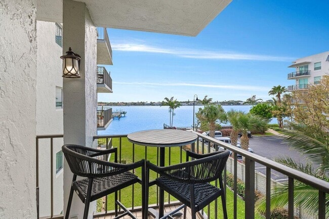 Foto del edificio - 1206 S Lake Dr