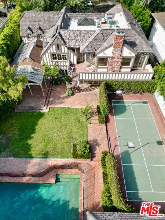 Foto del edificio - 628 N Elm Dr