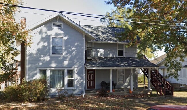 Building Photo - 101 E 12th St