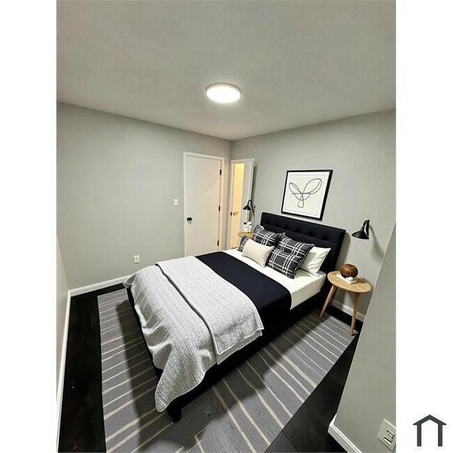 Foto del edificio - 3860 E 72nd St