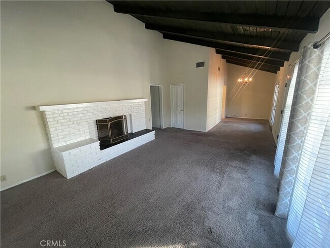 Foto del edificio - 821 La Cadena Ave