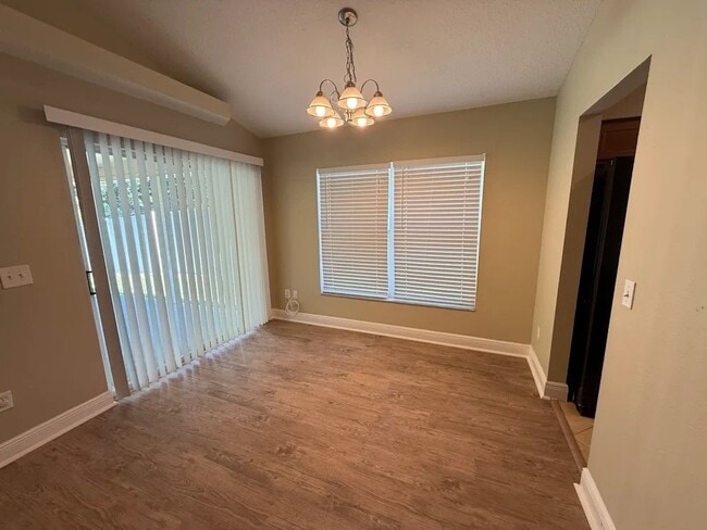 Building Photo - 854 River Cove Ave