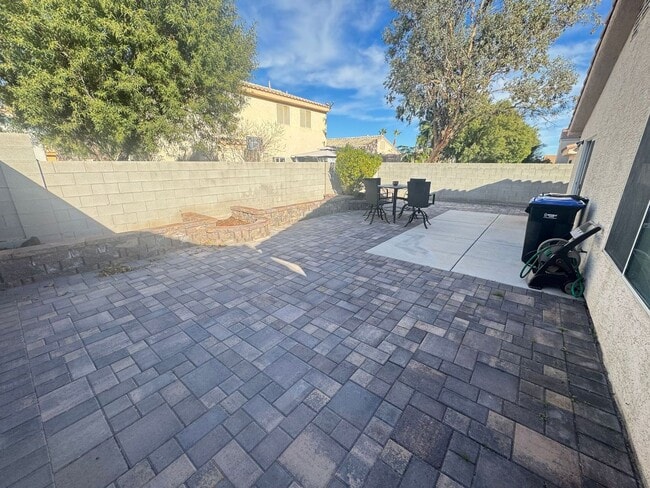 Foto del edificio - Bright & Spacious Single-Story 2-Bedroom Home in 89131