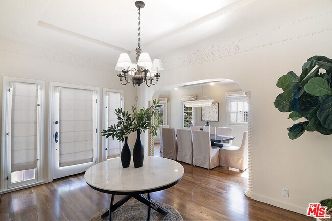 Foto del edificio - 131 S Martel Ave