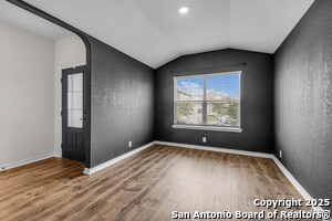 Building Photo - 952 Brown Thrasher