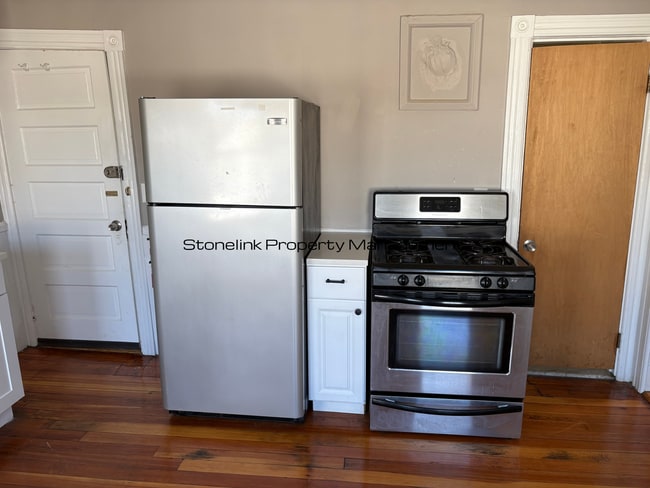 Foto del edificio - *65 W Cole Street