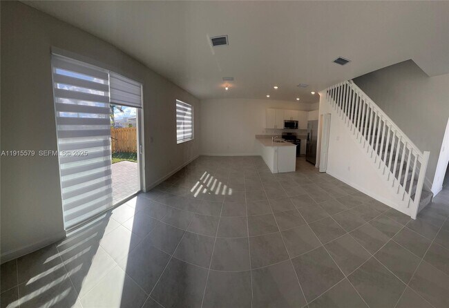 Foto del edificio - 1455 SE 6th Ter