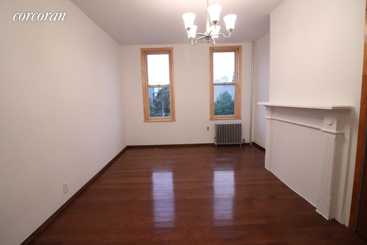Foto principal - 378 McGuinness Blvd