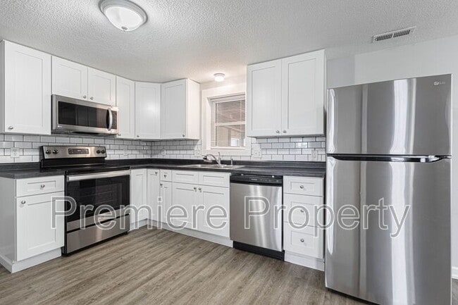 Foto del edificio - 15400 E 54th St