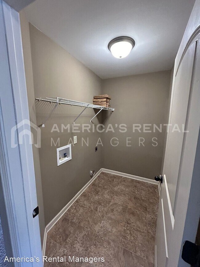 Foto del edificio - 4 br, 2 bath House - 112 Hollow Court