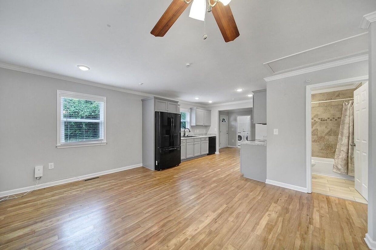 Foto principal - 247 Salem St SW